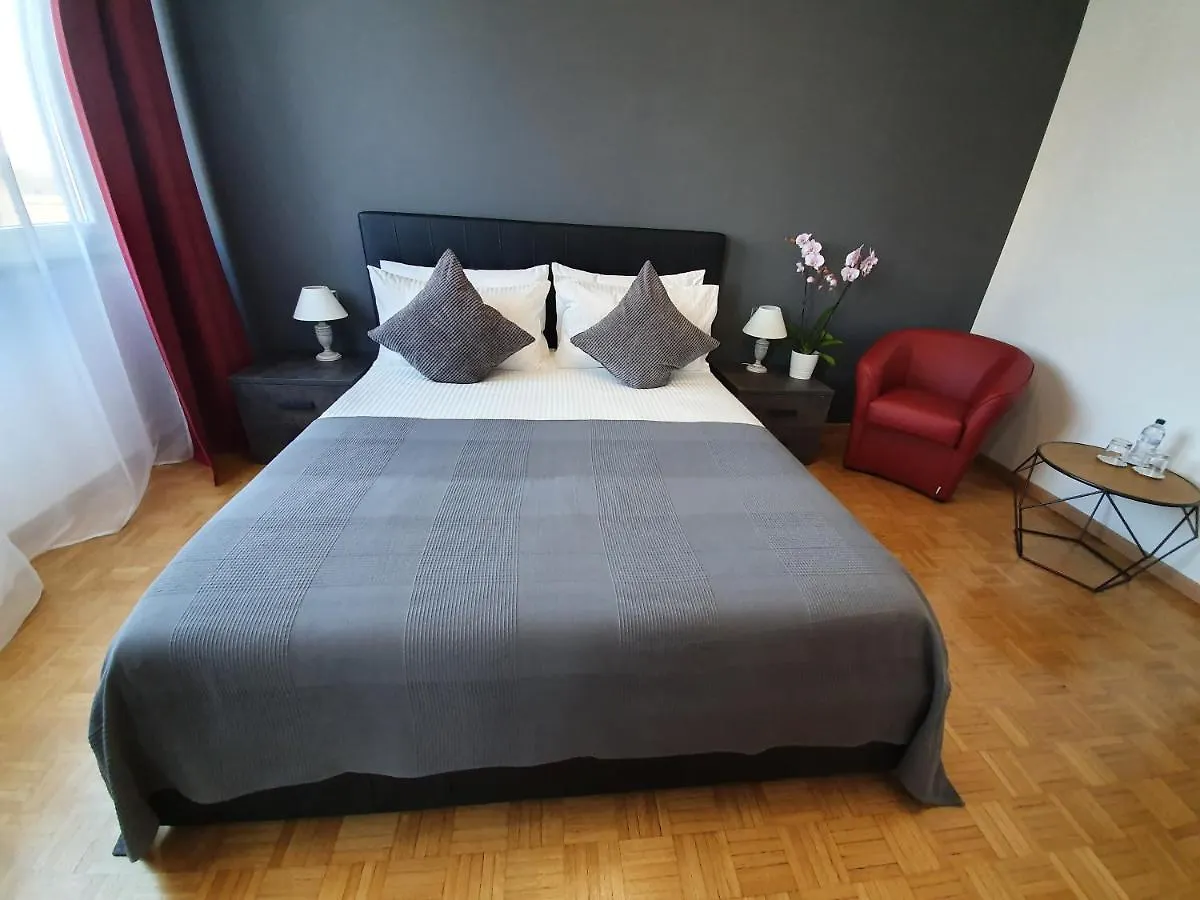 Bed & Breakfast Theatrum Genova